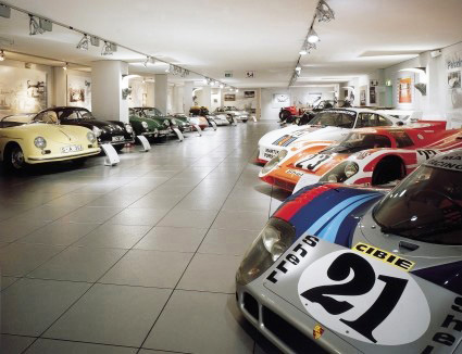 1__PORSCHEMUSEUMStoccarda-1-SISTEMAMENSM01-AcciaioGoffrato.jpg